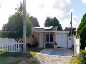 4863 SW 44th Ter, Dania Beach, FL 33314