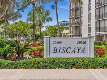 20500 W Country Club Dr 106, Aventura, FL 33180