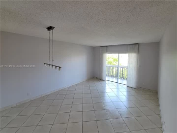 218 NE 12th Ave 502, Hallandale Beach, FL 33009