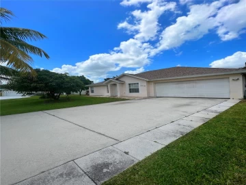 5214 NW Mulga Ct, Port St. Lucie, FL 34986