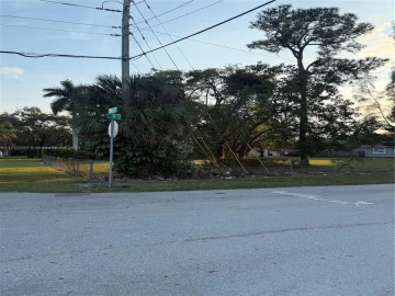 9 Ct. NE  2 Avenue, Homestead, FL 33030