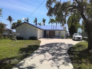 746  OveRiver drive , Fort Myers, FL 33903