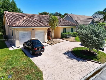 6323 NW 52nd St, Coral Springs, FL 33067