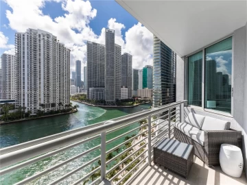 325 S Biscayne Blvd 1415, Miami, FL 33131