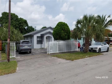 553 E 61st St , Hialeah, FL 33013