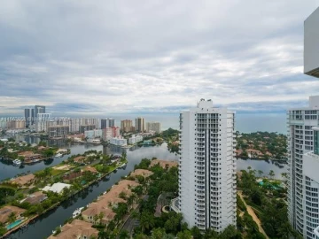 21205  Yacht Club Dr 3209, Aventura, FL 33180