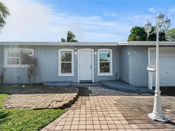 1986 NW 32nd St, Oakland Park, FL 33309