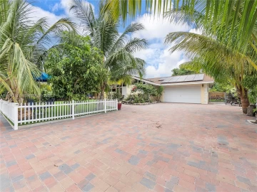 371  Bishop Dr, Delray Beach, FL 33445