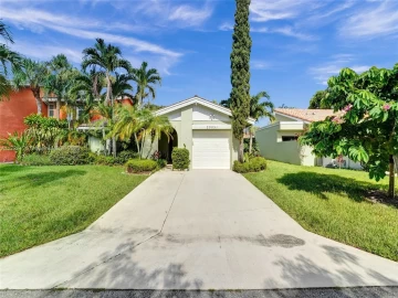 20851  Via Valencia Dr , Boca Raton, FL 33433