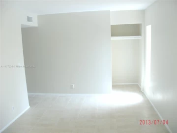 2000 NW 38th Ter 801, Lauderdale Lakes, FL 33311