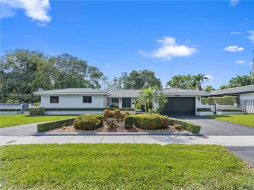 7400  Sabal Dr, Miami Lakes, FL 33014