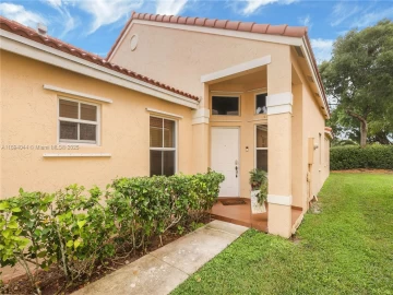 680  Sand Creek Cir , Weston, FL 33327