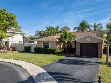 720  Shiloh Ter, Davie, FL 33325