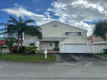 321 NW 102nd Ave, Pembroke Pines, FL 33026