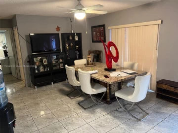 3834 NW 213th St , Miami Gardens, FL 33055