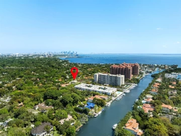 111  Edgewater Dr 2A, Coral Gables, FL 33133