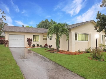 7228 W Pine Park Dr W, Lake Worth, FL 33467