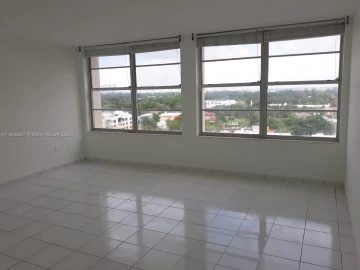 2899  Collins Ave 1240, Miami Beach, FL 33140