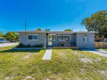 2402  Plunkett St, Hollywood, FL 33020