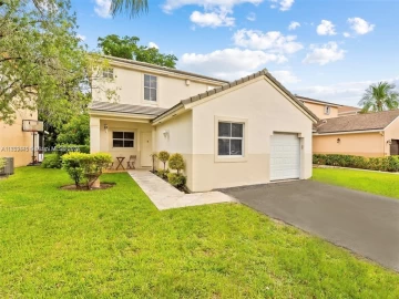 349 NW 207th Ave, Pembroke Pines, FL 33029