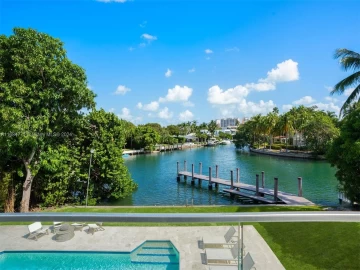 945  Mariner Drive, Key Biscayne, FL 33149