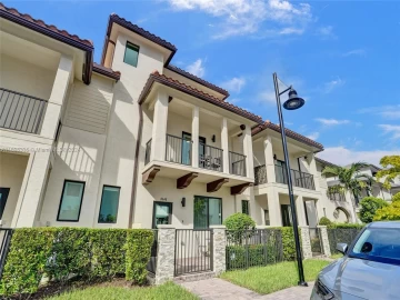 4648 NW 83rd Ave , Doral, FL 33166