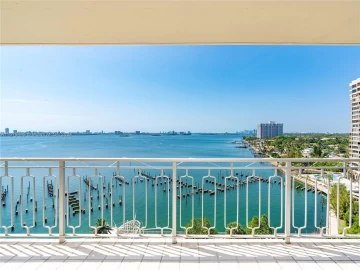 11111  Biscayne Blvd 12G, Miami, FL 33181