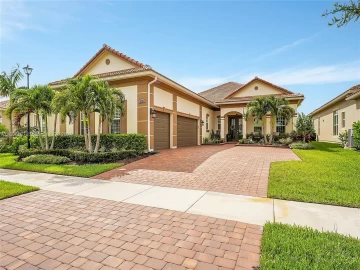 8759 SW Flutto Way, Port St. Lucie, FL 34987