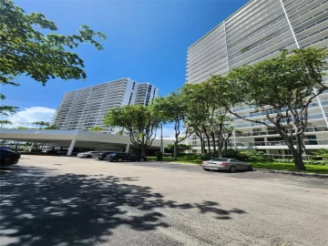 3731 N Country Club Dr 2127, Aventura, FL 33180