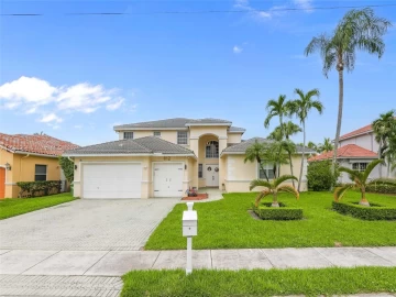 812 SW 159th Dr, Pembroke Pines, FL 33027