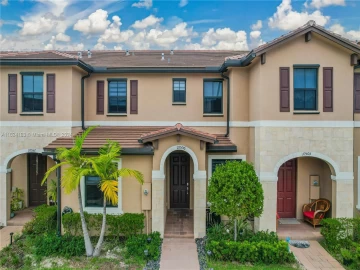 10556 W 32nd Ln 10556, Hialeah Gardens, FL 33018