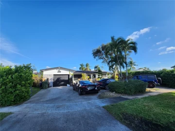 2251 NW 87th Terrace, Pembroke Pines, FL 33024