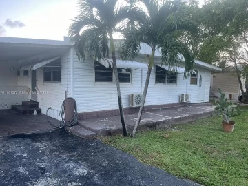 3510 SW 32 ST  st, Davie, FL 33314