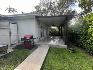 6351 SW 18th Ter, West Miami, FL 33155