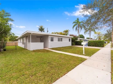 9930 SW 214th St, Cutler Bay, FL 33189