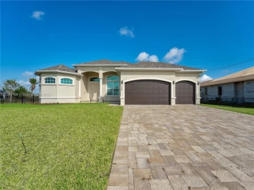725  NW 36th Place, Cape Coral, FL 33993