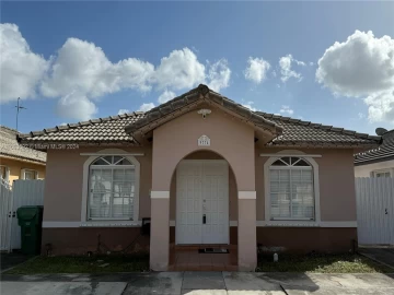 9774 NW 128th Ln, Hialeah Gardens, FL 33018