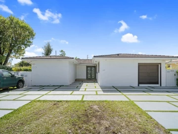 240 S Royal Poinciana Blvd , Miami Springs, FL 33166