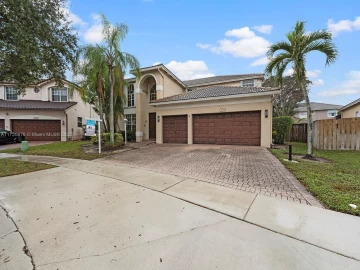 1104 NW 139th Ave, Pembroke Pines, FL 33028