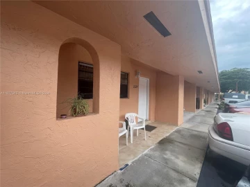 2224 W 53rd Pl 2224, Hialeah, FL 33016