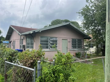 7750 NW Miami Pl, Miami, FL 33150