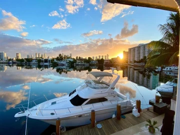 2785 NE 165th Ter 90 Feet Dock, North Miami Beach, FL 33160
