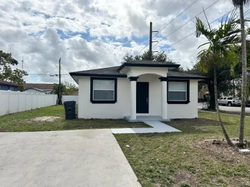 5584  Plunkett St, Hollywood, FL 33021