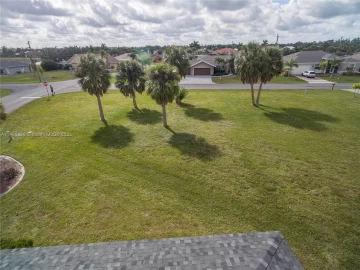 502 W Cashew , Other City - In The State Of Florida, FL 33955