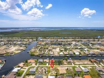 413 NW 37TH PL, Cape Coral, FL 33993