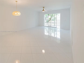 10315 NW 24th Pl 204, Sunrise, FL 33322