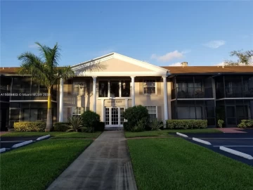 9001  Jacaranda Ln 107, Plantation, FL 33324