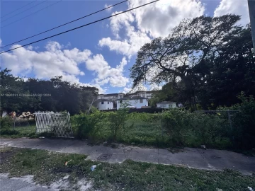 2780 NW 44th St , Miami, FL 33142