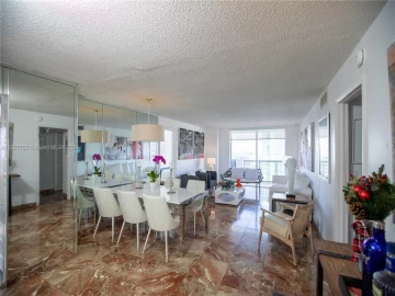 6039  Collins Ave 1728, Miami Beach, FL 33140