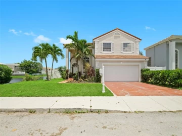 600  Lakeshore Ter, Davie, FL 33325